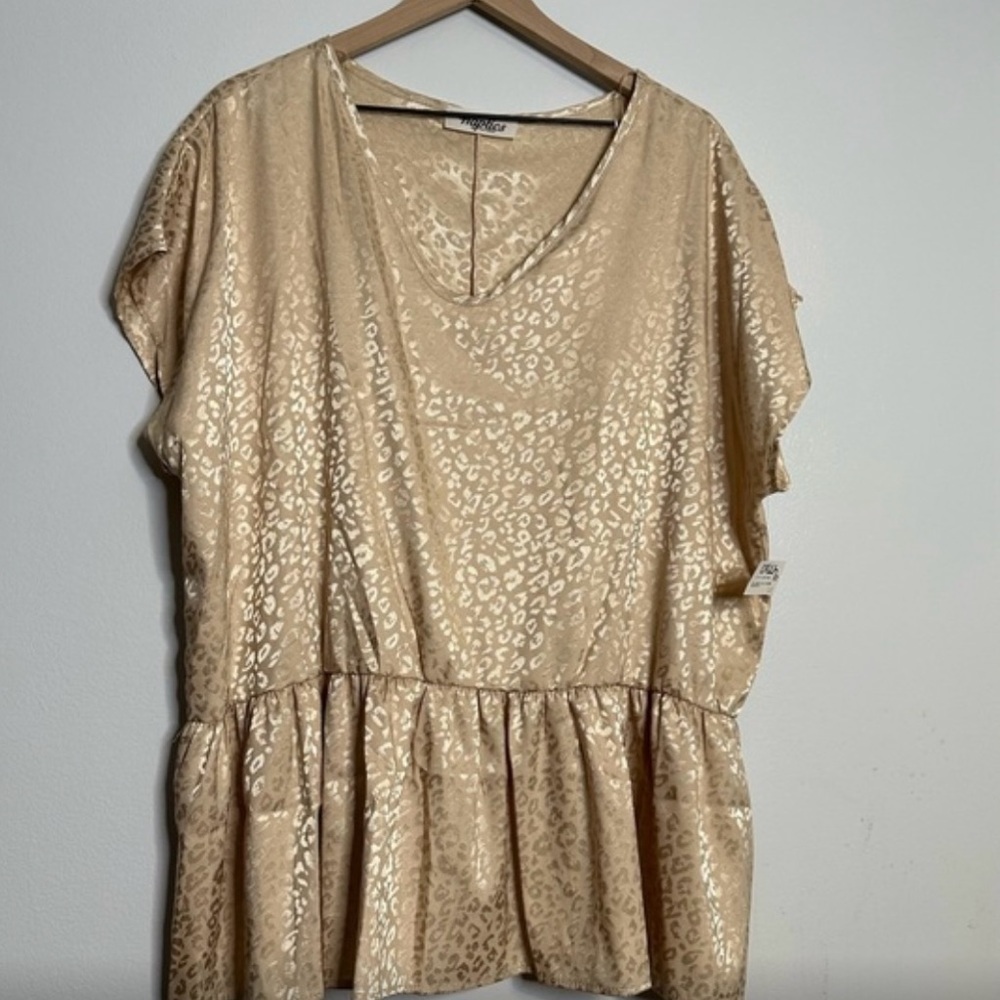 NWT Haptics 1X Leopard Print Gold Metallic Short Sleeve Blouse